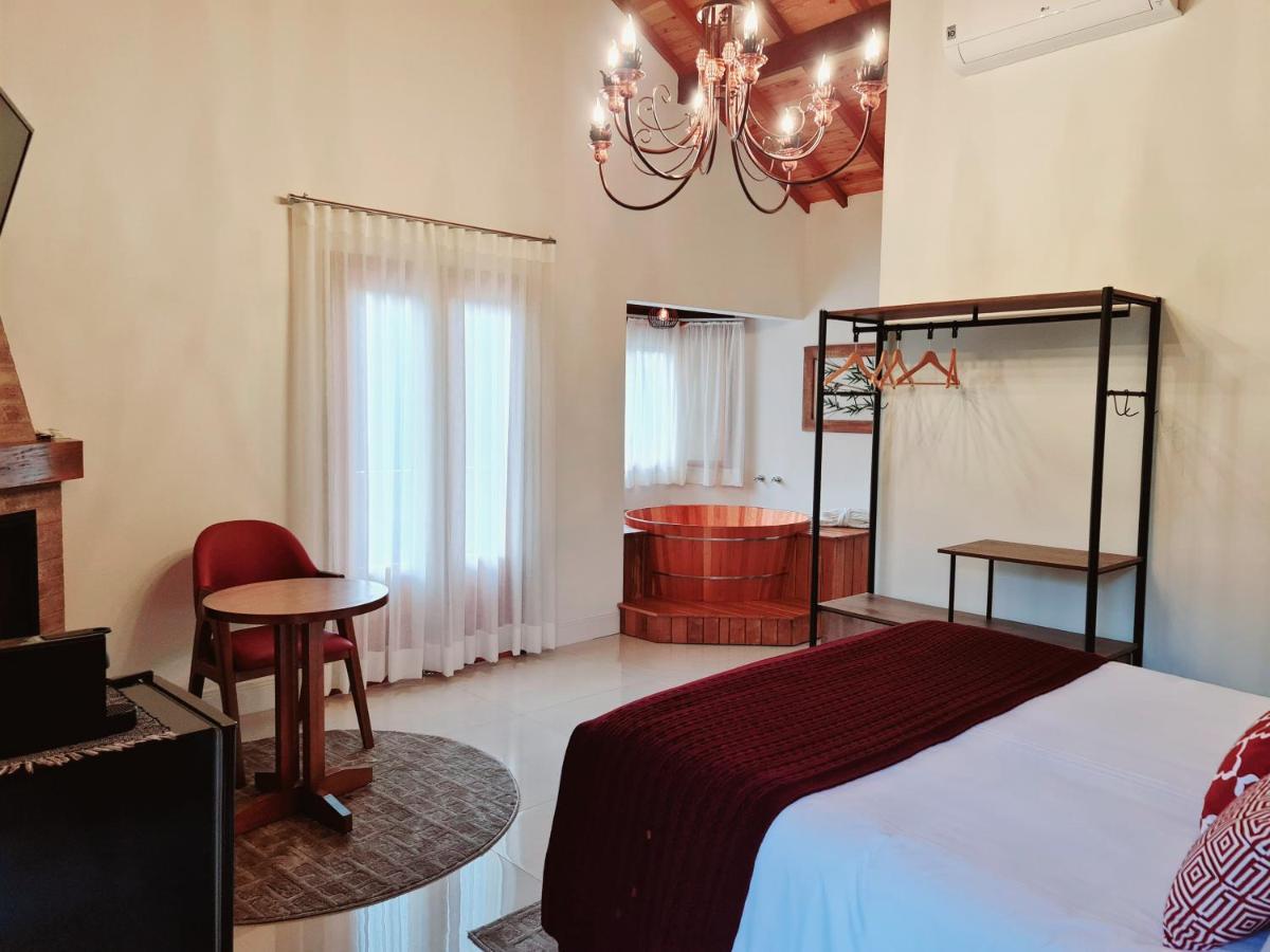 Deluxe Chalet with Hot Tub,1150120093:JPEG